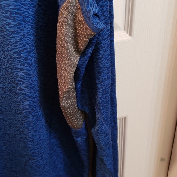 OLD NAVY ACTIVE MENS LONG SLEEVE SHIRT - Picture 4 of 5